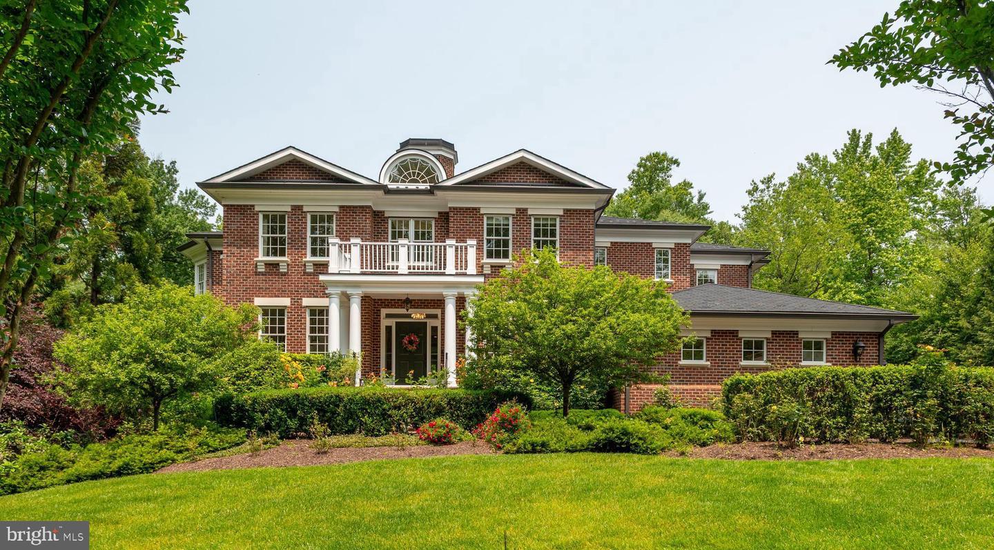 6804 BENJAMIN ST, MCLEAN, Virginia 22101, 6 Bedrooms Bedrooms, ,6 BathroomsBathrooms,Residential,For sale,6804 BENJAMIN ST,VAFX2246364 MLS # VAFX2246364
