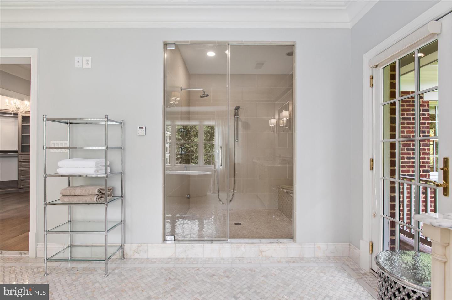 6804 BENJAMIN ST, MCLEAN, Virginia 22101, 6 Bedrooms Bedrooms, ,6 BathroomsBathrooms,Residential,For sale,6804 BENJAMIN ST,VAFX2246364 MLS # VAFX2246364
