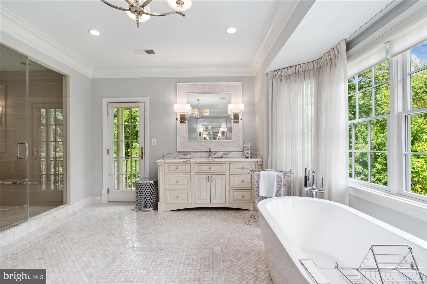 6804 BENJAMIN ST, MCLEAN, Virginia 22101, 6 Bedrooms Bedrooms, ,6 BathroomsBathrooms,Residential,For sale,6804 BENJAMIN ST,VAFX2246364 MLS # VAFX2246364