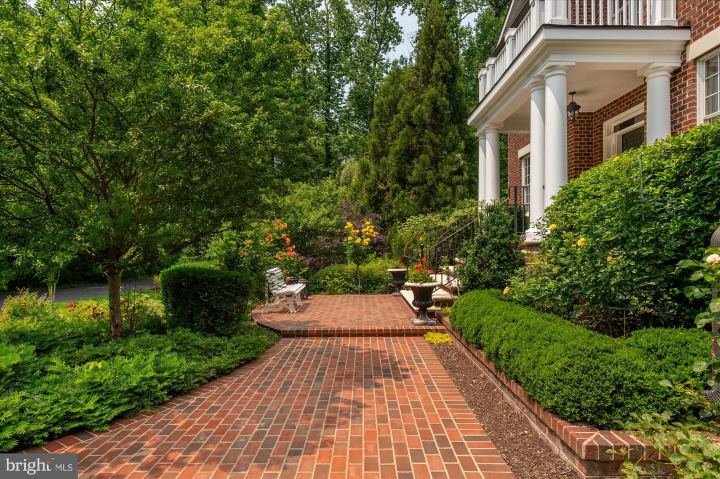 6804 BENJAMIN ST, MCLEAN, Virginia 22101, 6 Bedrooms Bedrooms, ,6 BathroomsBathrooms,Residential,For sale,6804 BENJAMIN ST,VAFX2246364 MLS # VAFX2246364