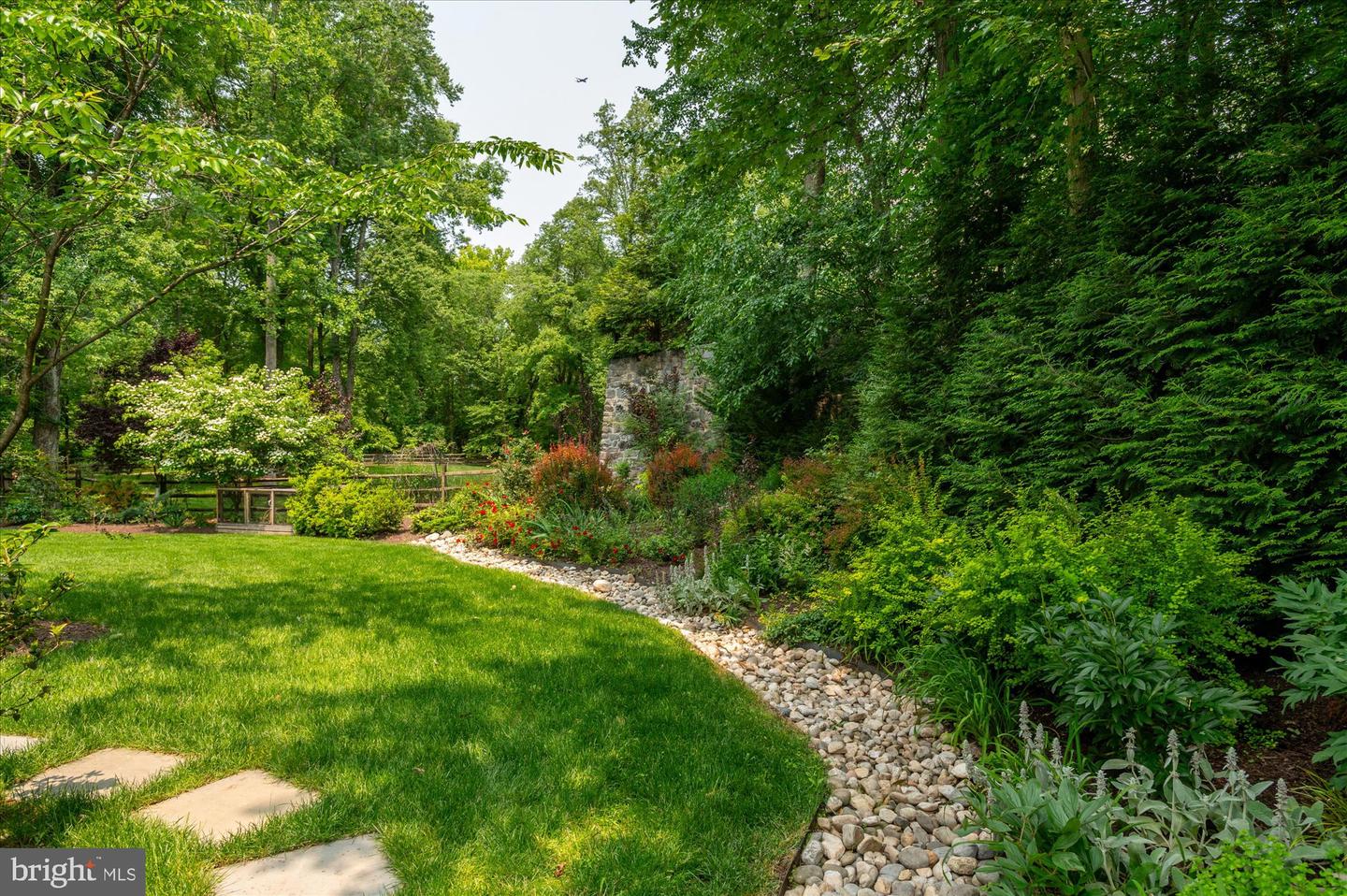6804 BENJAMIN ST, MCLEAN, Virginia 22101, 6 Bedrooms Bedrooms, ,6 BathroomsBathrooms,Residential,For sale,6804 BENJAMIN ST,VAFX2246364 MLS # VAFX2246364