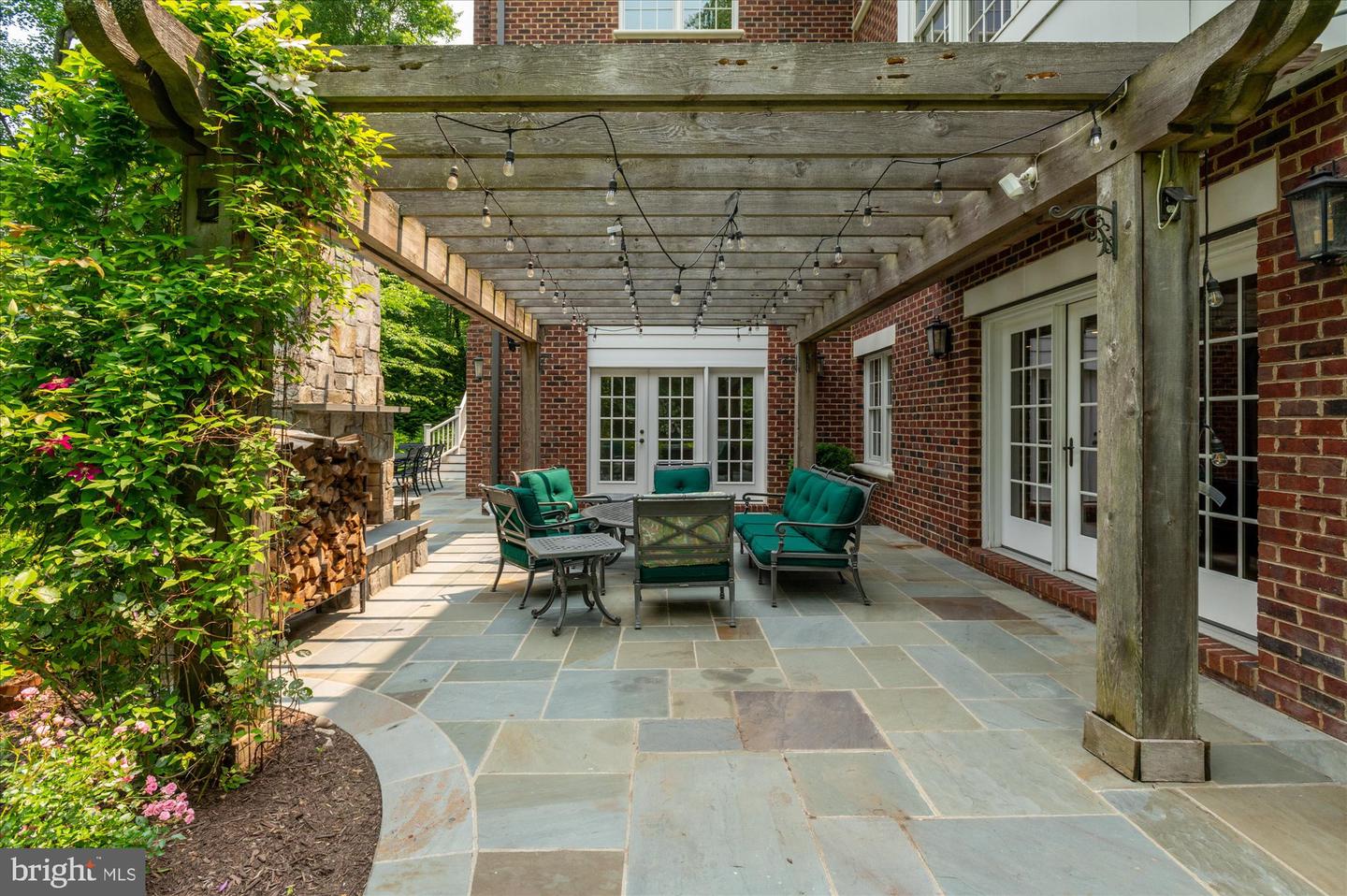 6804 BENJAMIN ST, MCLEAN, Virginia 22101, 6 Bedrooms Bedrooms, ,6 BathroomsBathrooms,Residential,For sale,6804 BENJAMIN ST,VAFX2246364 MLS # VAFX2246364