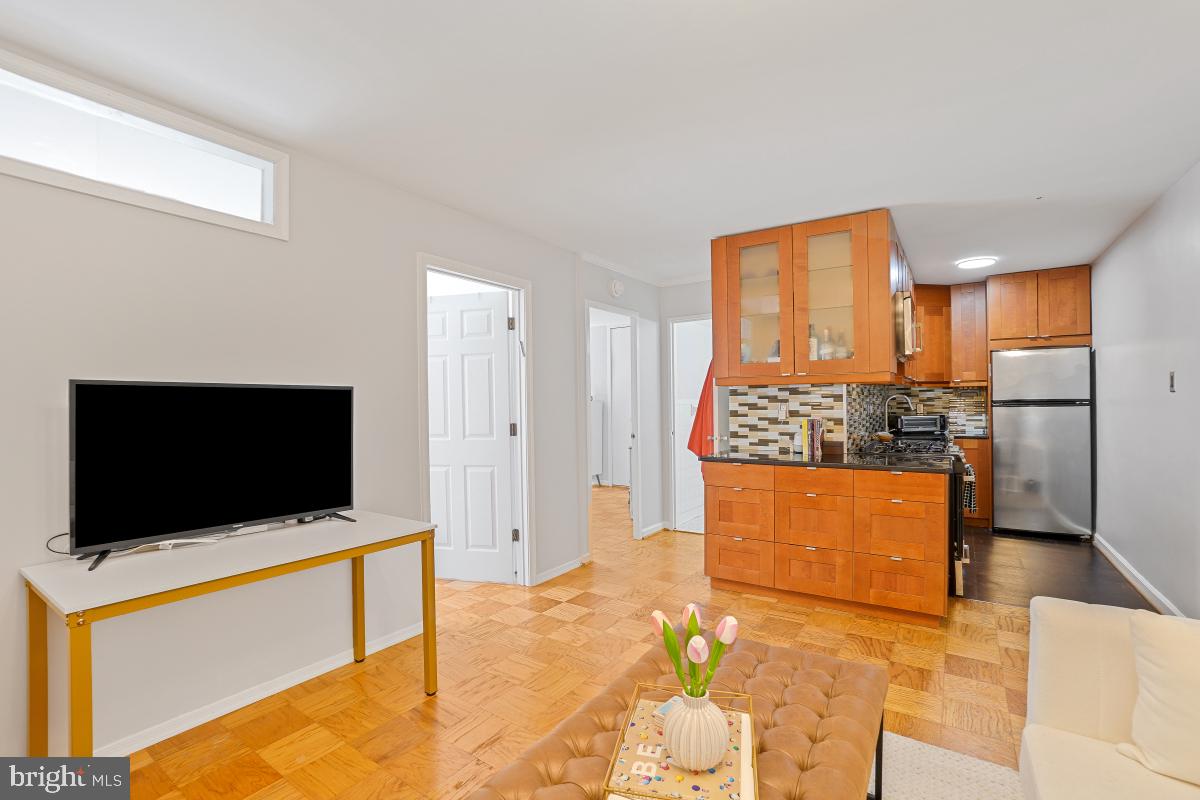 1545 18TH ST NW #215, WASHINGTON, District Of Columbia 20036, 2 Bedrooms Bedrooms, ,1 BathroomBathrooms,Residential,For sale,1545 18TH ST NW #215,DCDC2204712 MLS # DCDC2204712