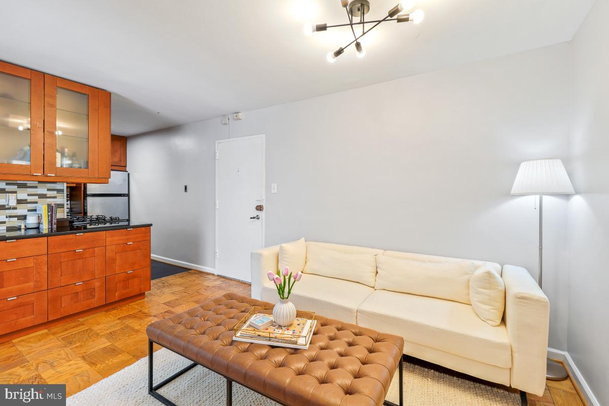 1545 18TH ST NW #215, WASHINGTON, District Of Columbia 20036, 2 Bedrooms Bedrooms, ,1 BathroomBathrooms,Residential,For sale,1545 18TH ST NW #215,DCDC2204712 MLS # DCDC2204712