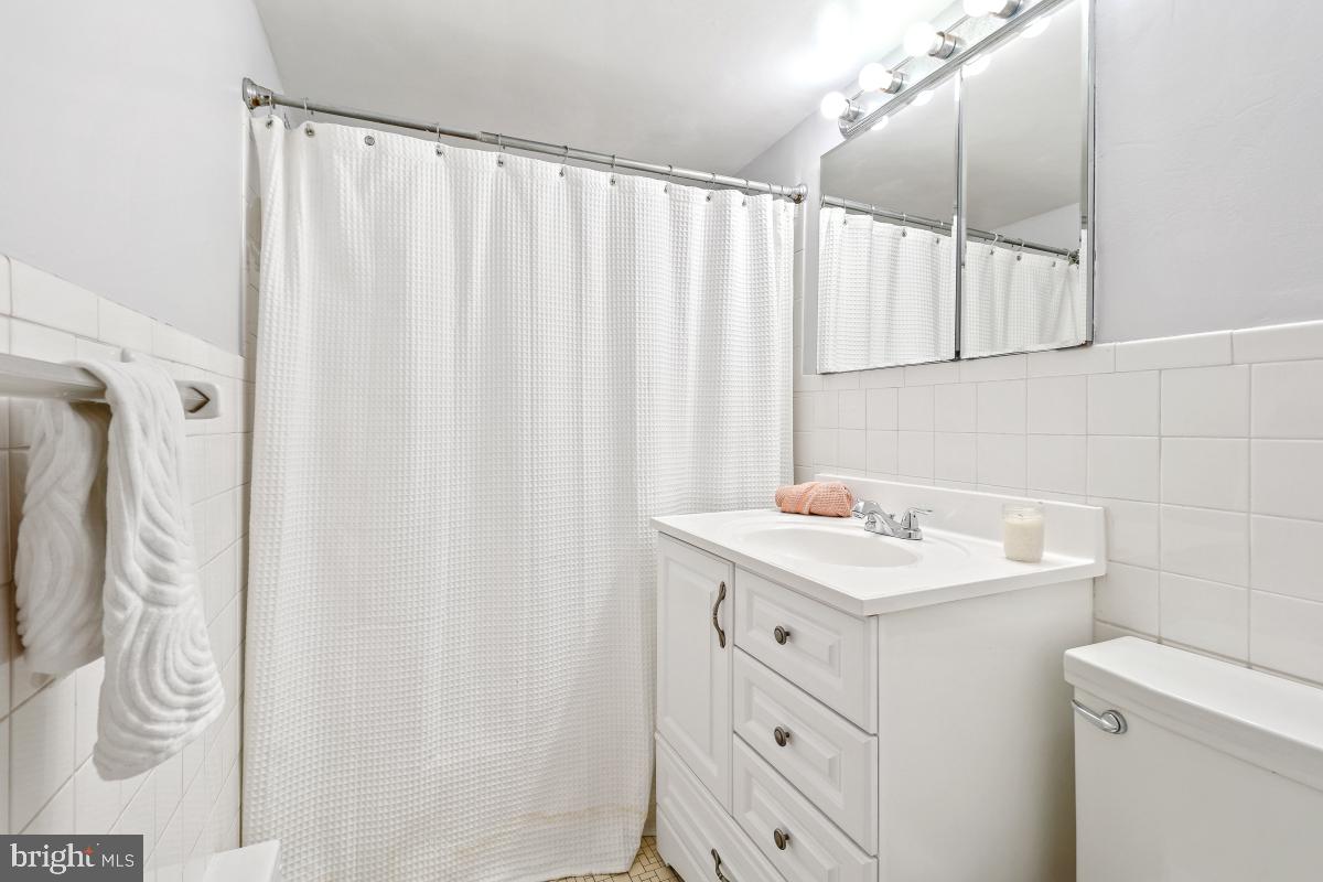 1545 18TH ST NW #215, WASHINGTON, District Of Columbia 20036, 2 Bedrooms Bedrooms, ,1 BathroomBathrooms,Residential,For sale,1545 18TH ST NW #215,DCDC2204712 MLS # DCDC2204712