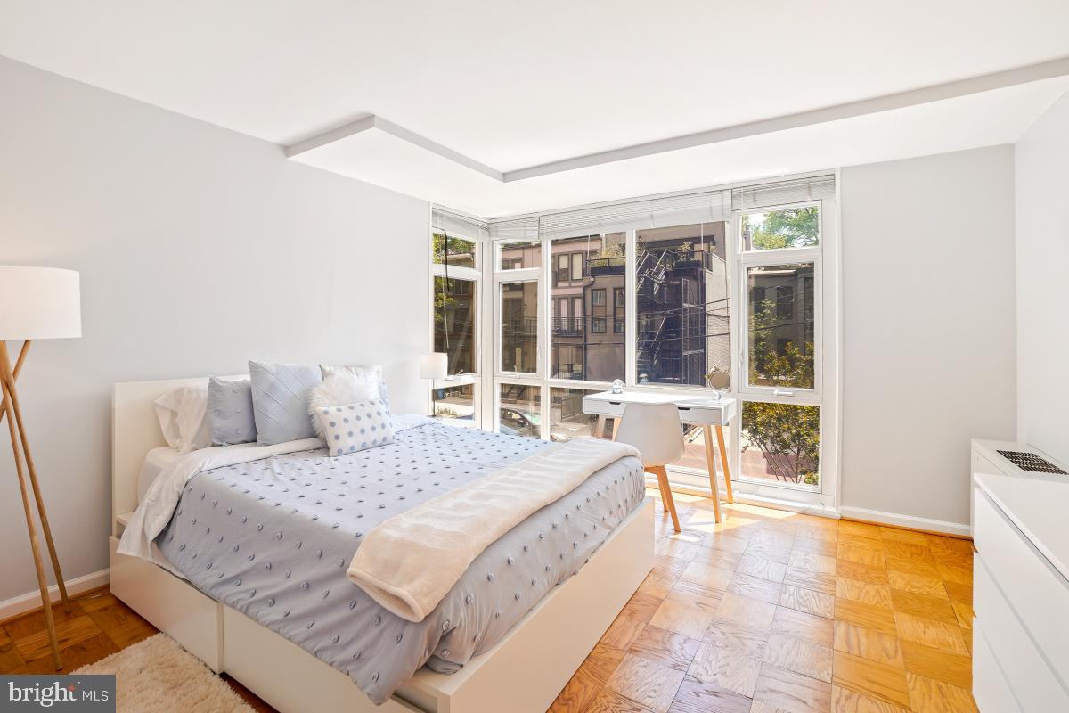 1545 18TH ST NW #215, WASHINGTON, District Of Columbia 20036, 2 Bedrooms Bedrooms, ,1 BathroomBathrooms,Residential,For sale,1545 18TH ST NW #215,DCDC2204712 MLS # DCDC2204712