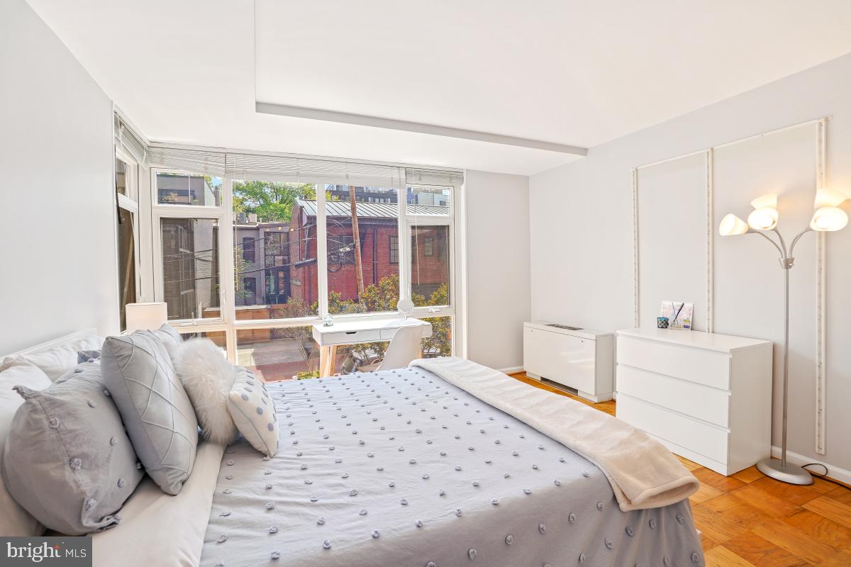 1545 18TH ST NW #215, WASHINGTON, District Of Columbia 20036, 2 Bedrooms Bedrooms, ,1 BathroomBathrooms,Residential,For sale,1545 18TH ST NW #215,DCDC2204712 MLS # DCDC2204712