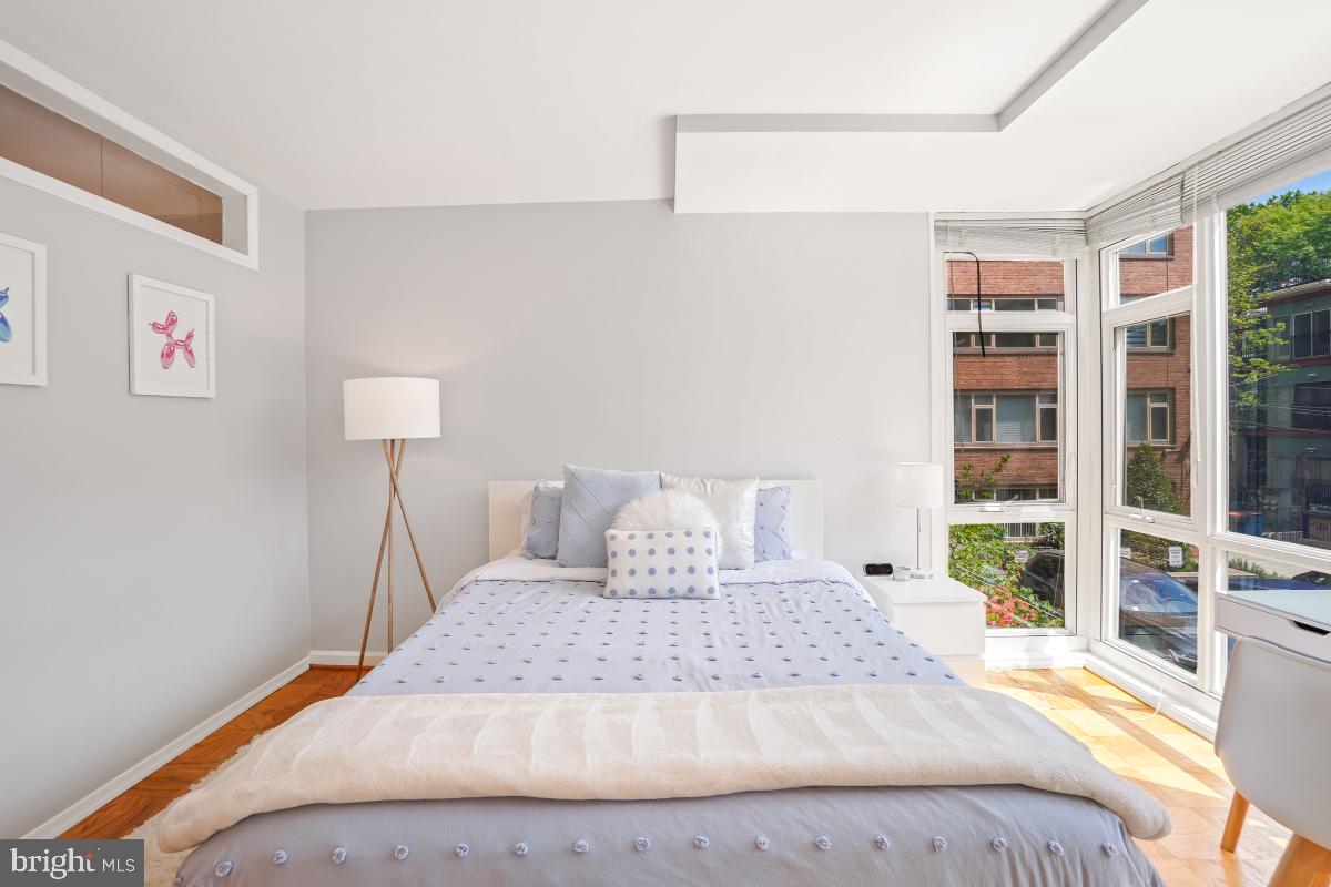 1545 18TH ST NW #215, WASHINGTON, District Of Columbia 20036, 2 Bedrooms Bedrooms, ,1 BathroomBathrooms,Residential,For sale,1545 18TH ST NW #215,DCDC2204712 MLS # DCDC2204712