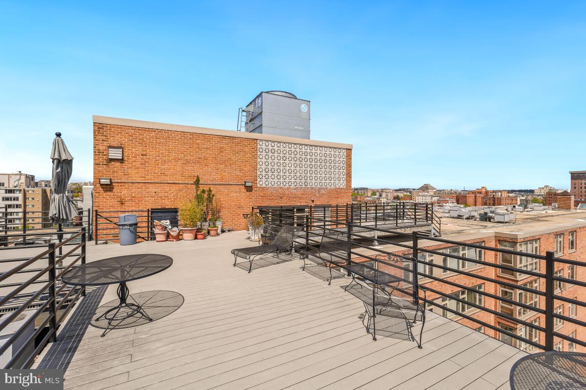 1545 18TH ST NW #215, WASHINGTON, District Of Columbia 20036, 2 Bedrooms Bedrooms, ,1 BathroomBathrooms,Residential,For sale,1545 18TH ST NW #215,DCDC2204712 MLS # DCDC2204712