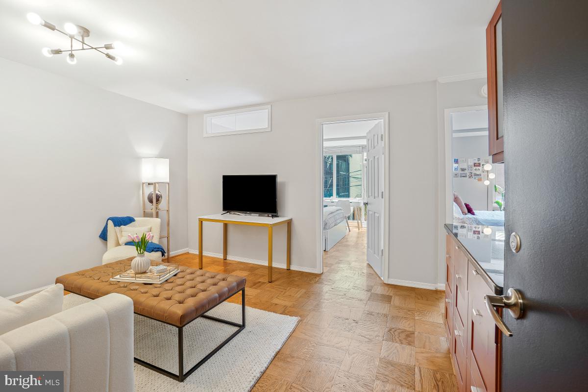 1545 18TH ST NW #215, WASHINGTON, District Of Columbia 20036, 2 Bedrooms Bedrooms, ,1 BathroomBathrooms,Residential,For sale,1545 18TH ST NW #215,DCDC2204712 MLS # DCDC2204712