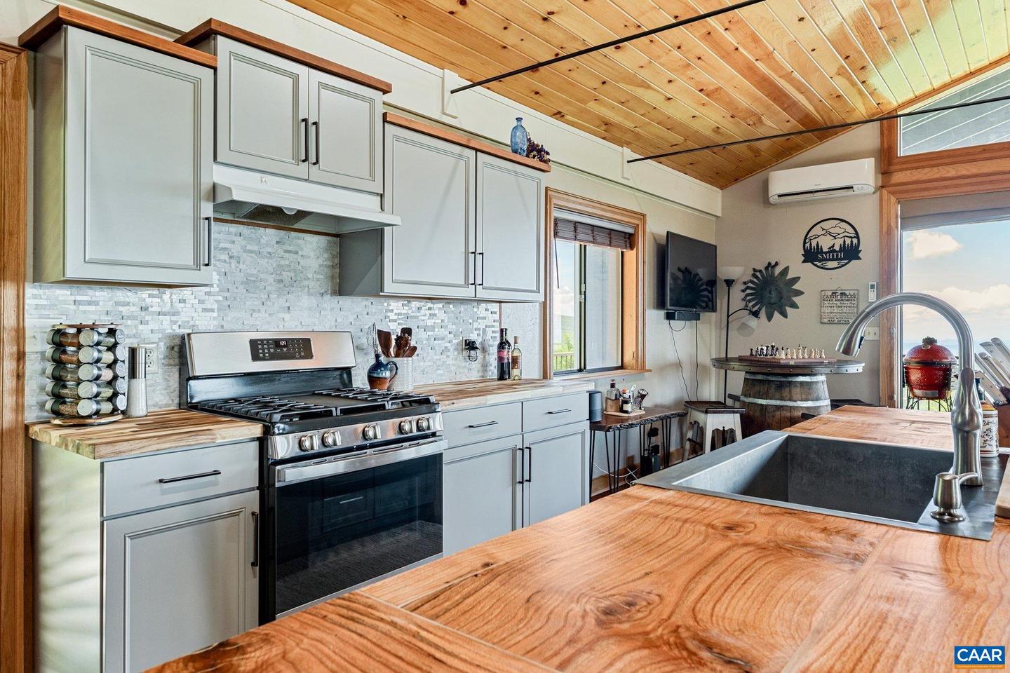 1472 FLATTOP MOUNTAIN RD, FREE UNION, Virginia 22940, 1 Bedroom Bedrooms, ,1 BathroomBathrooms,Residential,For sale,1472 FLATTOP MOUNTAIN RD,665555 MLS # 665555