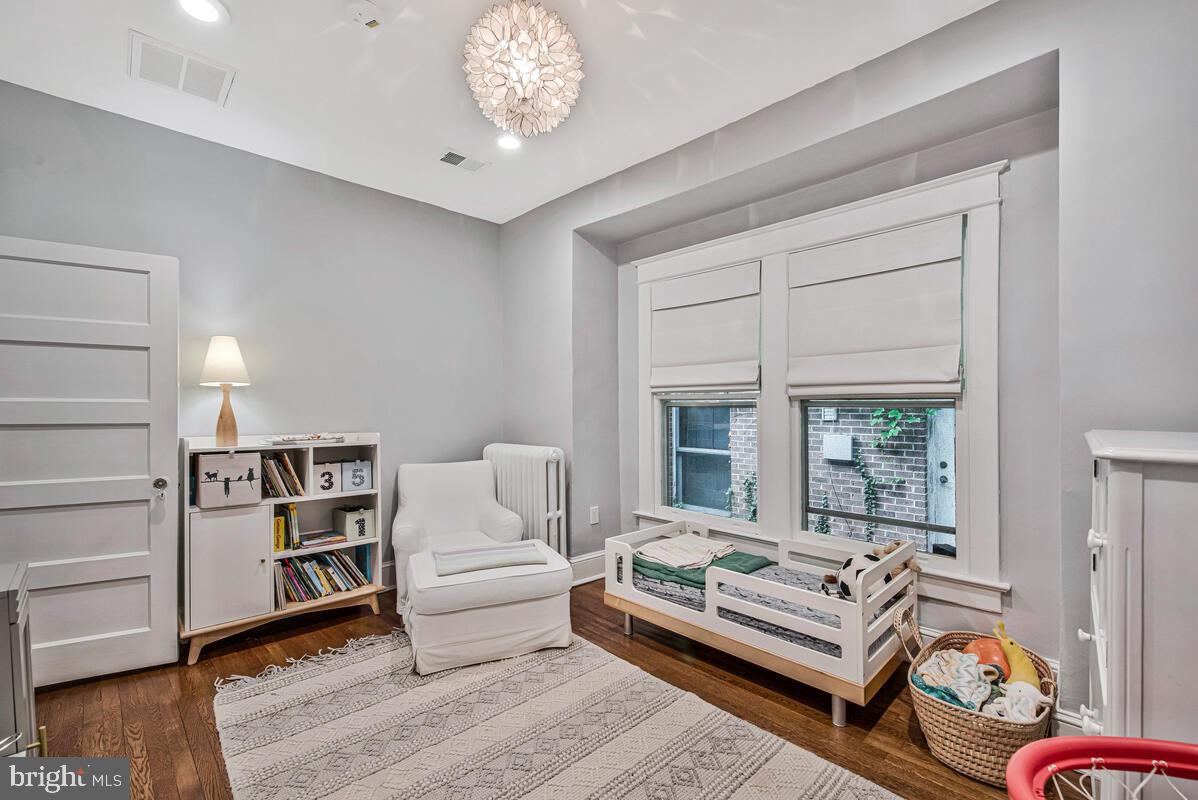 3419 30TH ST NW, WASHINGTON, District Of Columbia 20008, 2 Bedrooms Bedrooms, ,3 BathroomsBathrooms,Residential,For sale,3419 30TH ST NW,DCDC2205072 MLS # DCDC2205072