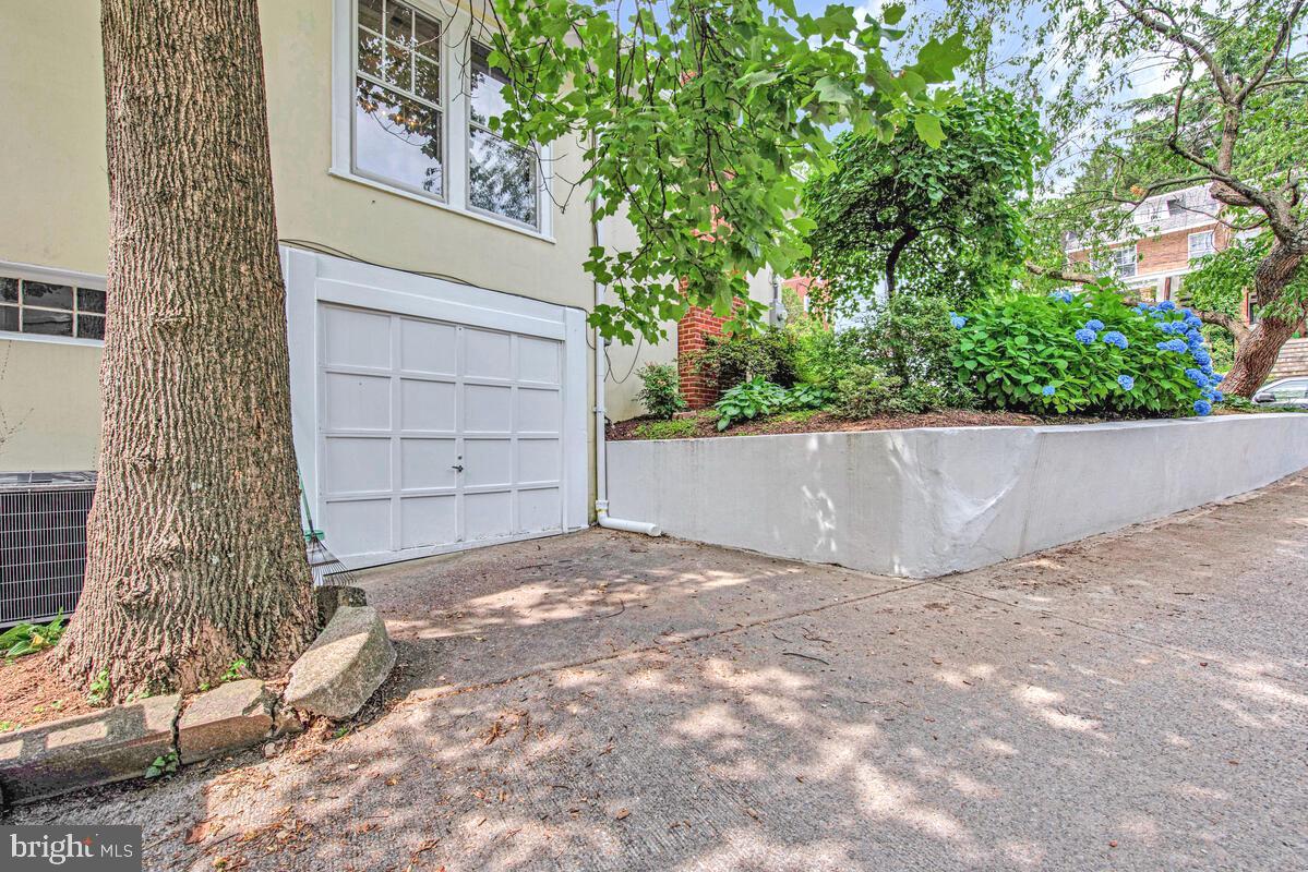 3419 30TH ST NW, WASHINGTON, District Of Columbia 20008, 2 Bedrooms Bedrooms, ,3 BathroomsBathrooms,Residential,For sale,3419 30TH ST NW,DCDC2205072 MLS # DCDC2205072