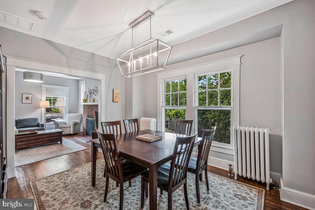 3419 30TH ST NW, WASHINGTON, District Of Columbia 20008, 2 Bedrooms Bedrooms, ,3 BathroomsBathrooms,Residential,For sale,3419 30TH ST NW,DCDC2205072 MLS # DCDC2205072