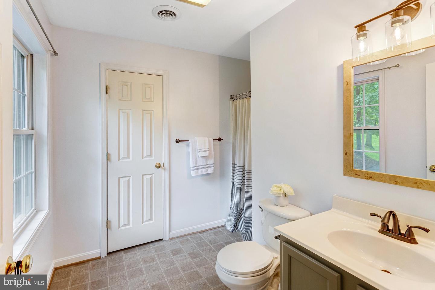 244 MARSDEN HEIGHTS RD, LINDEN, Virginia 22642, 4 Bedrooms Bedrooms, ,3 BathroomsBathrooms,Residential,For sale,244 MARSDEN HEIGHTS RD,VAWR2011424 MLS # VAWR2011424