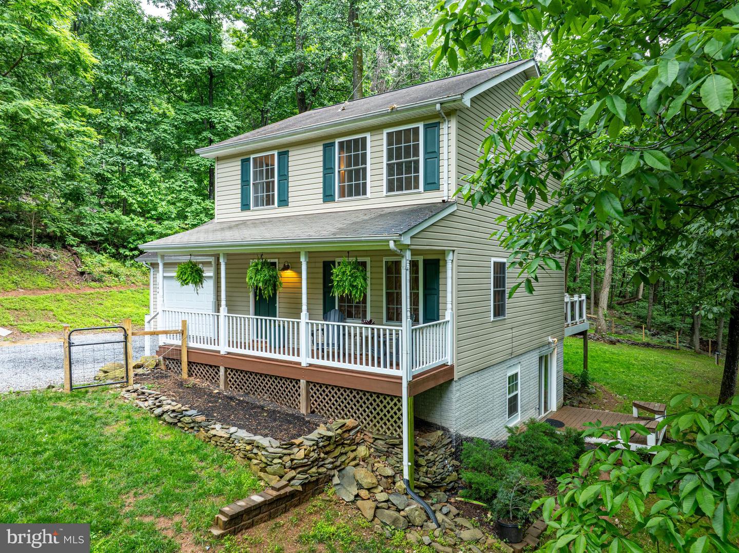 244 MARSDEN HEIGHTS RD, LINDEN, Virginia 22642, 4 Bedrooms Bedrooms, ,3 BathroomsBathrooms,Residential,For sale,244 MARSDEN HEIGHTS RD,VAWR2011424 MLS # VAWR2011424