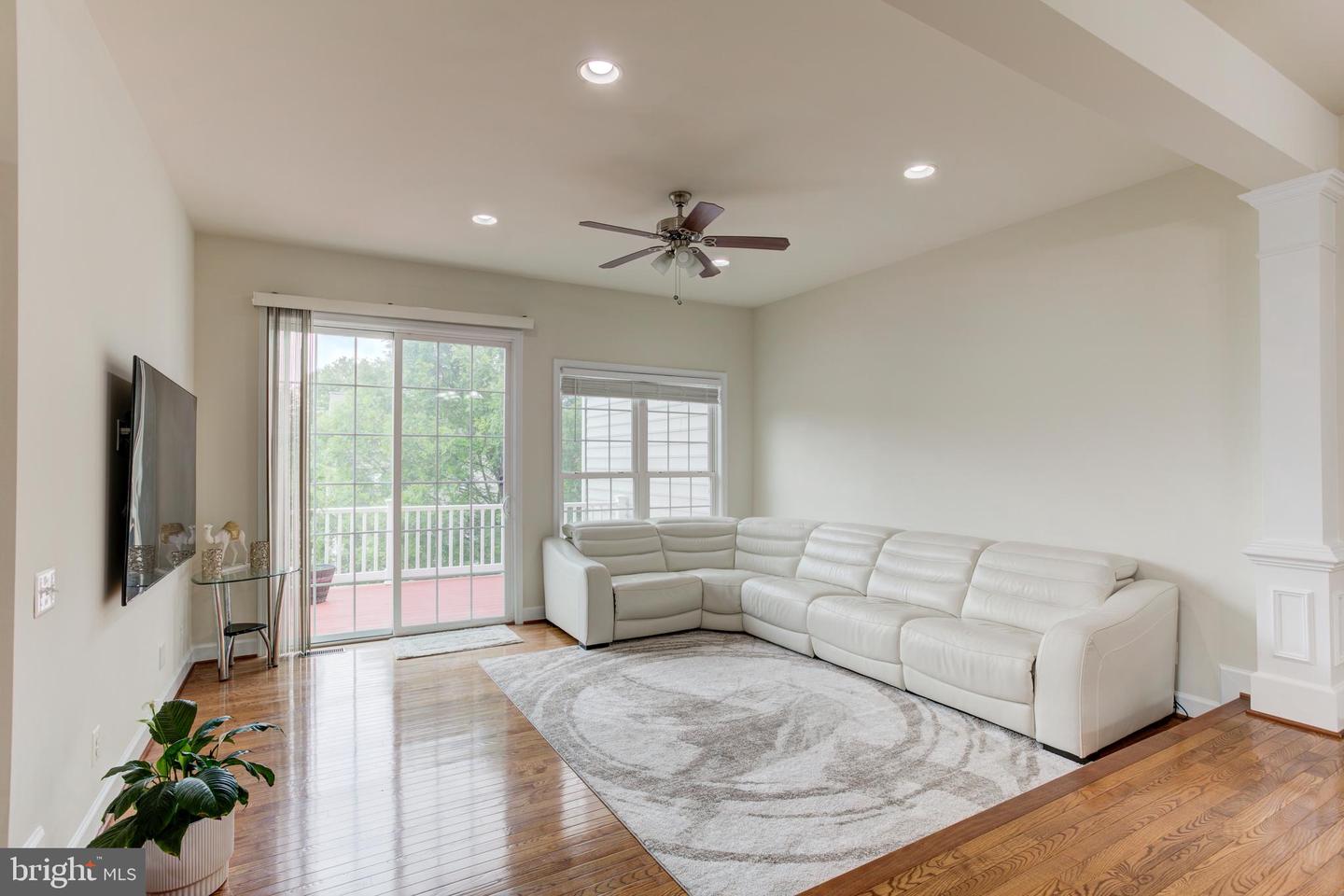 42900 BITTNER SQ, ASHBURN, Virginia 20148, 3 Bedrooms Bedrooms, ,2 BathroomsBathrooms,Residential,For sale,42900 BITTNER SQ,VALO2099442 MLS # VALO2099442