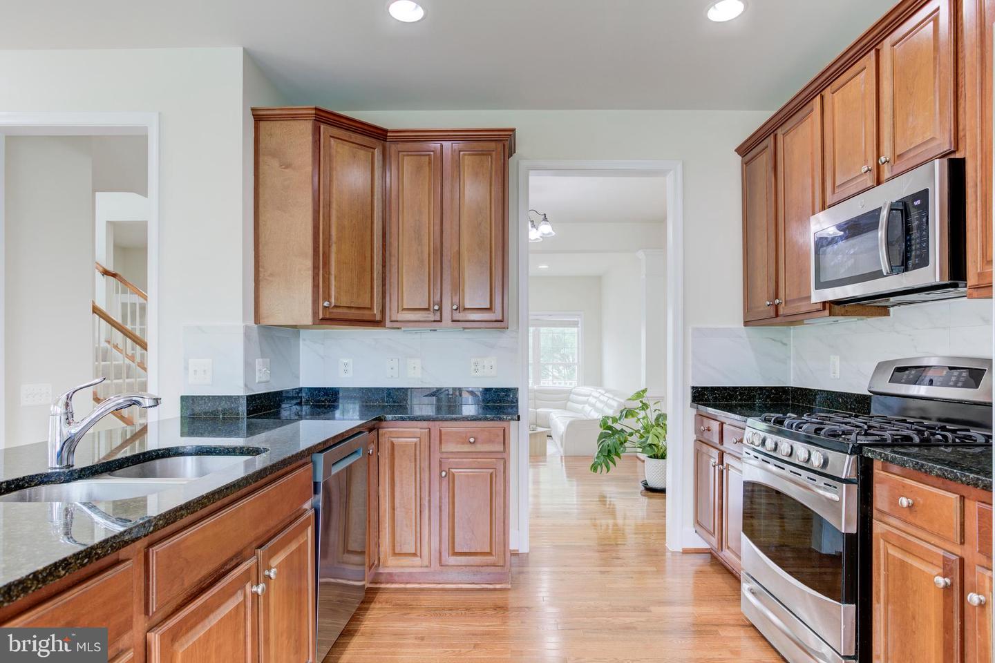 42900 BITTNER SQ, ASHBURN, Virginia 20148, 3 Bedrooms Bedrooms, ,2 BathroomsBathrooms,Residential,For sale,42900 BITTNER SQ,VALO2099442 MLS # VALO2099442