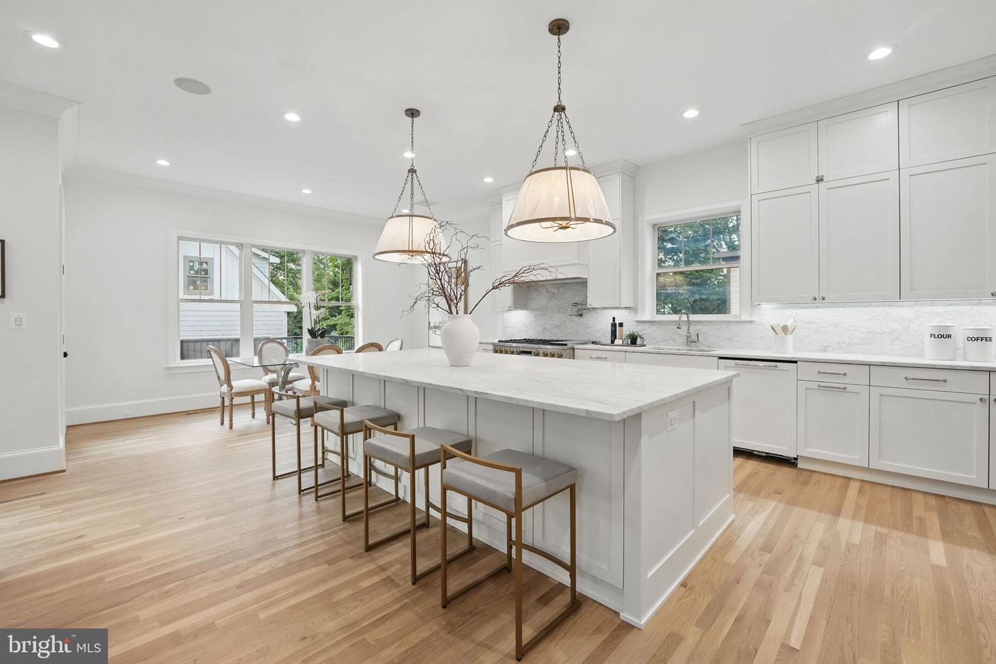 4705 25TH ST N, ARLINGTON, Virginia 22207, 7 Bedrooms Bedrooms, ,6 BathroomsBathrooms,Residential,For sale,4705 25TH ST N,VAAR2059122 MLS # VAAR2059122