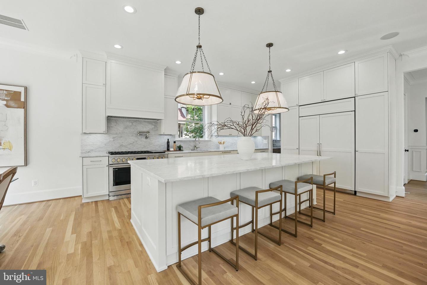 4705 25TH ST N, ARLINGTON, Virginia 22207, 7 Bedrooms Bedrooms, ,6 BathroomsBathrooms,Residential,For sale,4705 25TH ST N,VAAR2059122 MLS # VAAR2059122