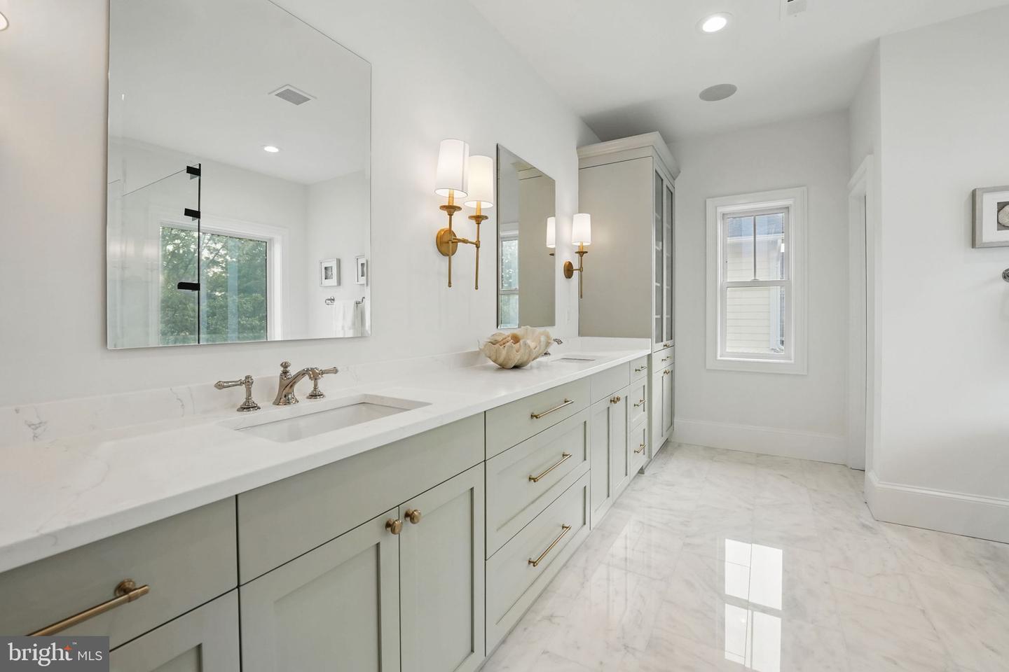 4705 25TH ST N, ARLINGTON, Virginia 22207, 7 Bedrooms Bedrooms, ,6 BathroomsBathrooms,Residential,For sale,4705 25TH ST N,VAAR2059122 MLS # VAAR2059122