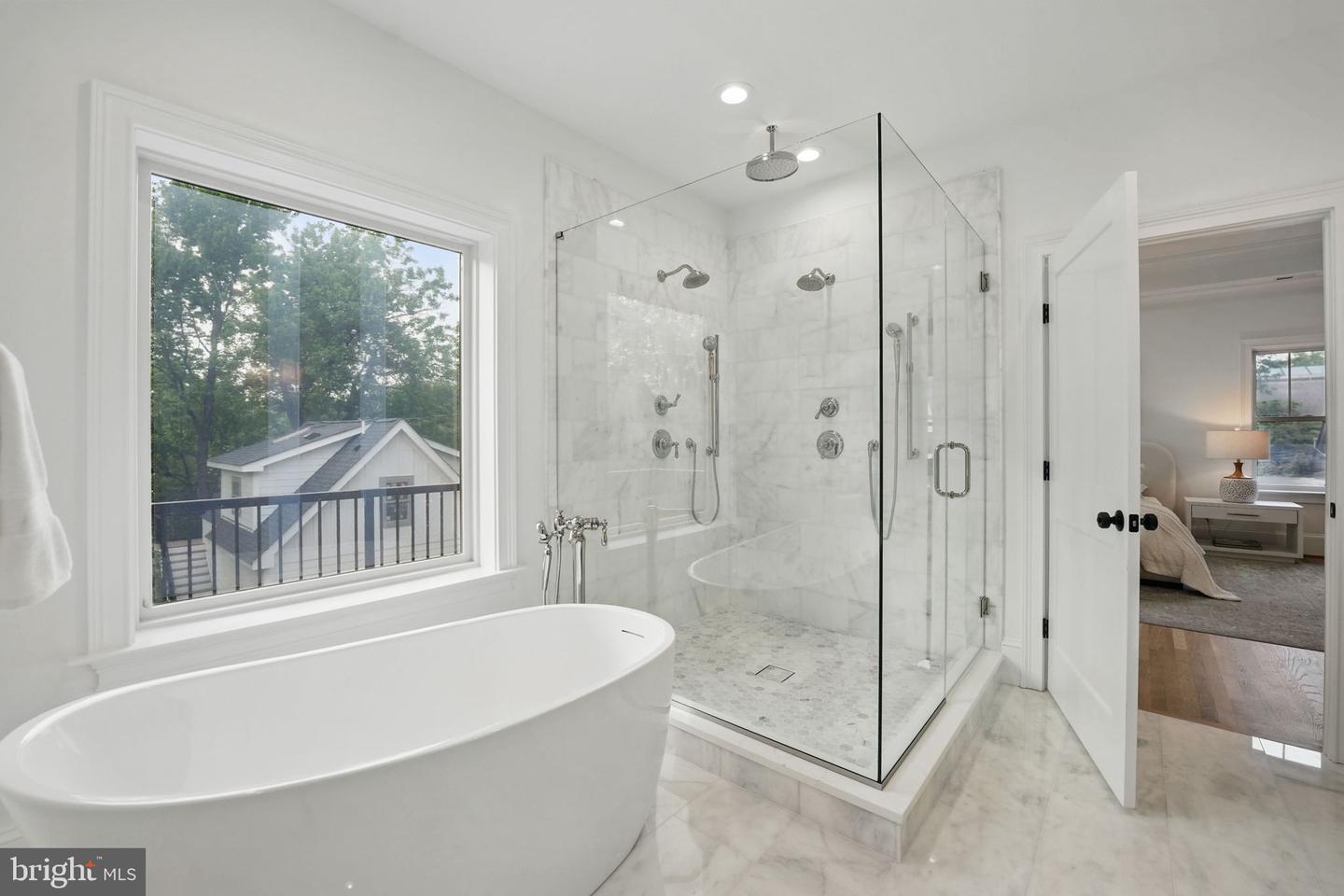 4705 25TH ST N, ARLINGTON, Virginia 22207, 7 Bedrooms Bedrooms, ,6 BathroomsBathrooms,Residential,For sale,4705 25TH ST N,VAAR2059122 MLS # VAAR2059122