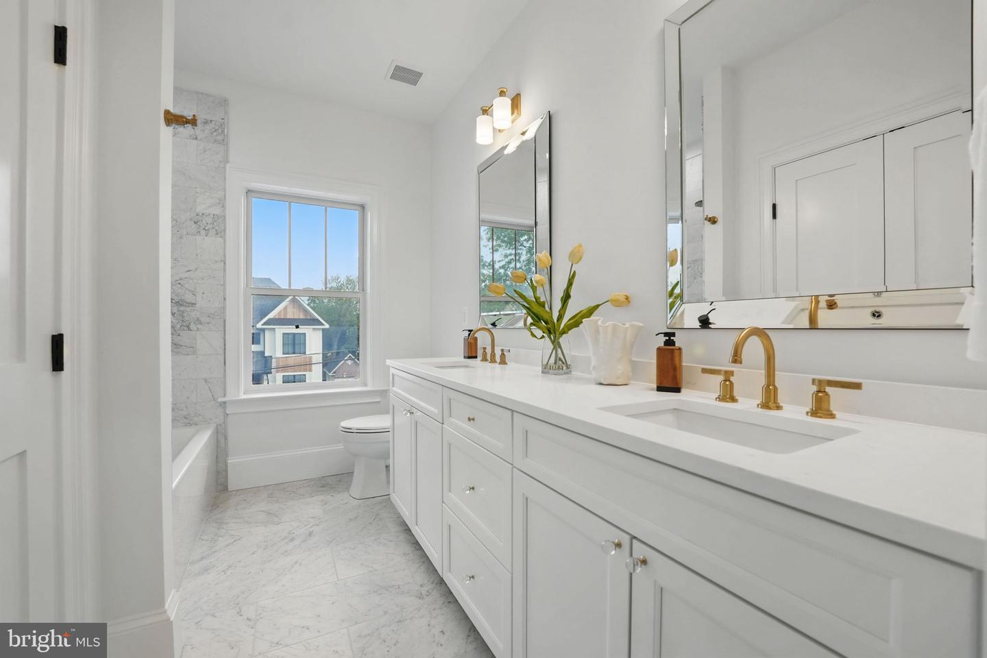 4705 25TH ST N, ARLINGTON, Virginia 22207, 7 Bedrooms Bedrooms, ,6 BathroomsBathrooms,Residential,For sale,4705 25TH ST N,VAAR2059122 MLS # VAAR2059122