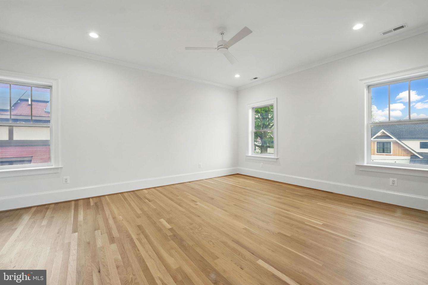 4705 25TH ST N, ARLINGTON, Virginia 22207, 7 Bedrooms Bedrooms, ,6 BathroomsBathrooms,Residential,For sale,4705 25TH ST N,VAAR2059122 MLS # VAAR2059122