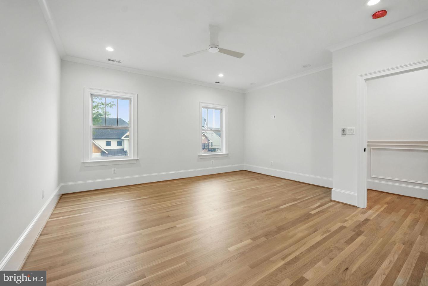 4705 25TH ST N, ARLINGTON, Virginia 22207, 7 Bedrooms Bedrooms, ,6 BathroomsBathrooms,Residential,For sale,4705 25TH ST N,VAAR2059122 MLS # VAAR2059122