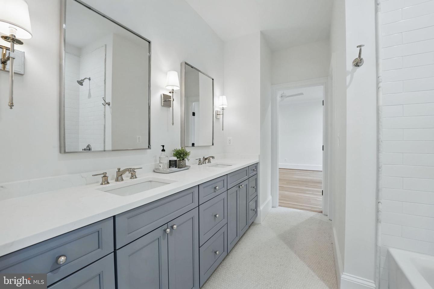 4705 25TH ST N, ARLINGTON, Virginia 22207, 7 Bedrooms Bedrooms, ,6 BathroomsBathrooms,Residential,For sale,4705 25TH ST N,VAAR2059122 MLS # VAAR2059122