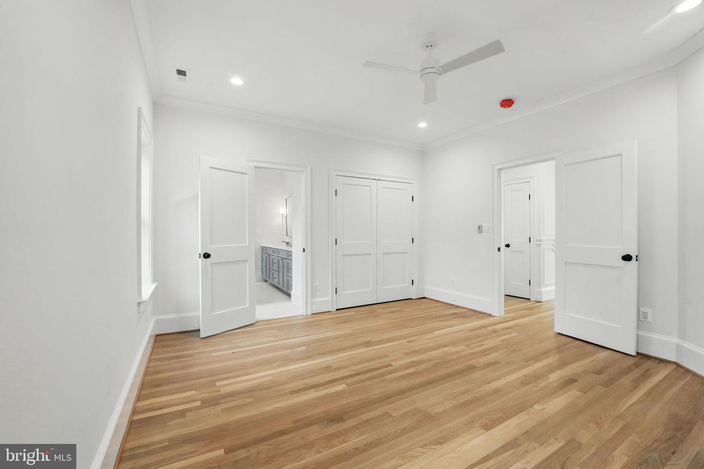 4705 25TH ST N, ARLINGTON, Virginia 22207, 7 Bedrooms Bedrooms, ,6 BathroomsBathrooms,Residential,For sale,4705 25TH ST N,VAAR2059122 MLS # VAAR2059122