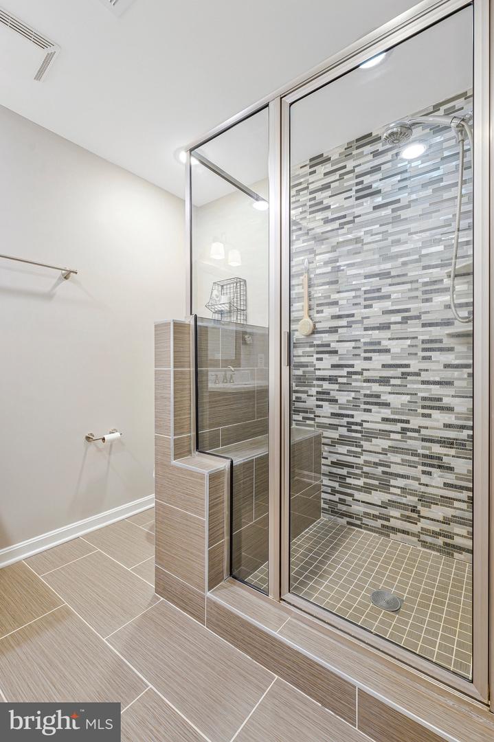 20605 CORNSTALK TER #101, ASHBURN, Virginia 20147, 2 Bedrooms Bedrooms, ,2 BathroomsBathrooms,Residential,For sale,20605 CORNSTALK TER #101,VALO2099204 MLS # VALO2099204