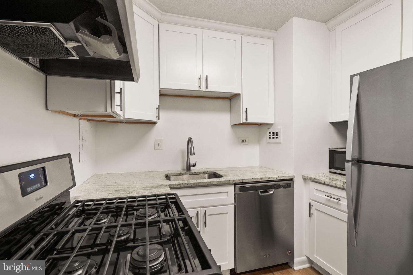 2030 N ADAMS ST #303, ARLINGTON, Virginia 22201, 2 Bedrooms Bedrooms, ,1 BathroomBathrooms,Residential,For sale,2030 N ADAMS ST #303,VAAR2059010 MLS # VAAR2059010