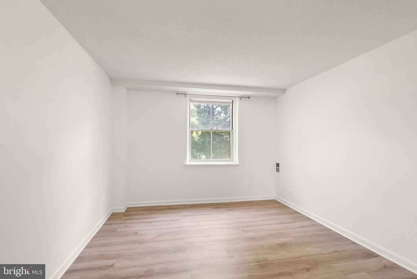 2030 N ADAMS ST #303, ARLINGTON, Virginia 22201, 2 Bedrooms Bedrooms, ,1 BathroomBathrooms,Residential,For sale,2030 N ADAMS ST #303,VAAR2059010 MLS # VAAR2059010