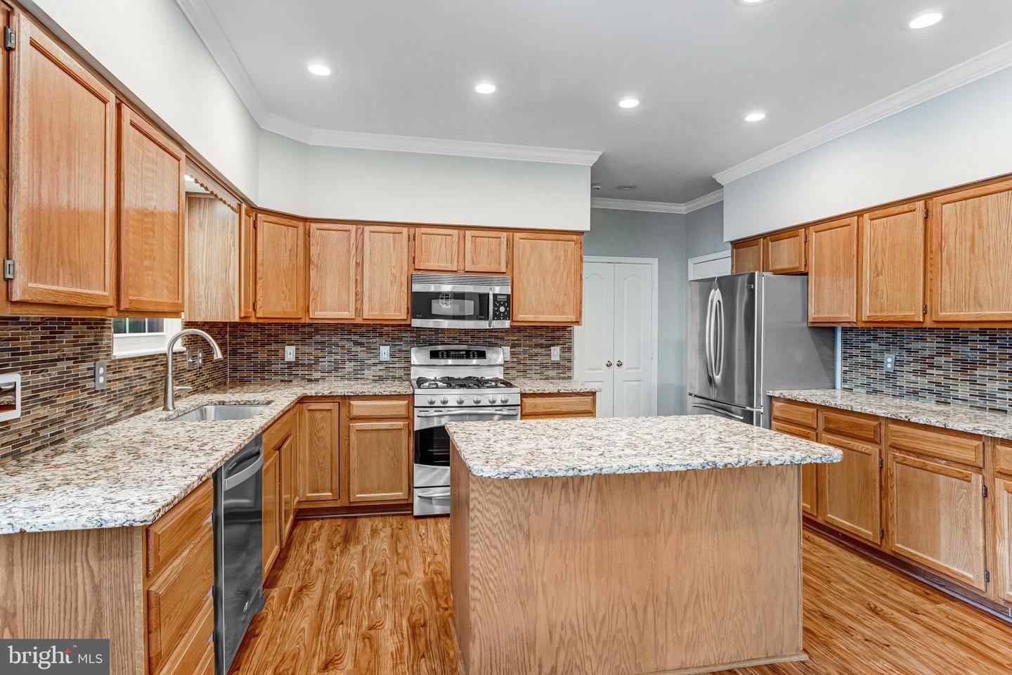 3652 KNOX CT, WOODBRIDGE, Virginia 22193, 4 Bedrooms Bedrooms, ,2 BathroomsBathrooms,Residential,For sale,3652 KNOX CT,VAPW2096766 MLS # VAPW2096766