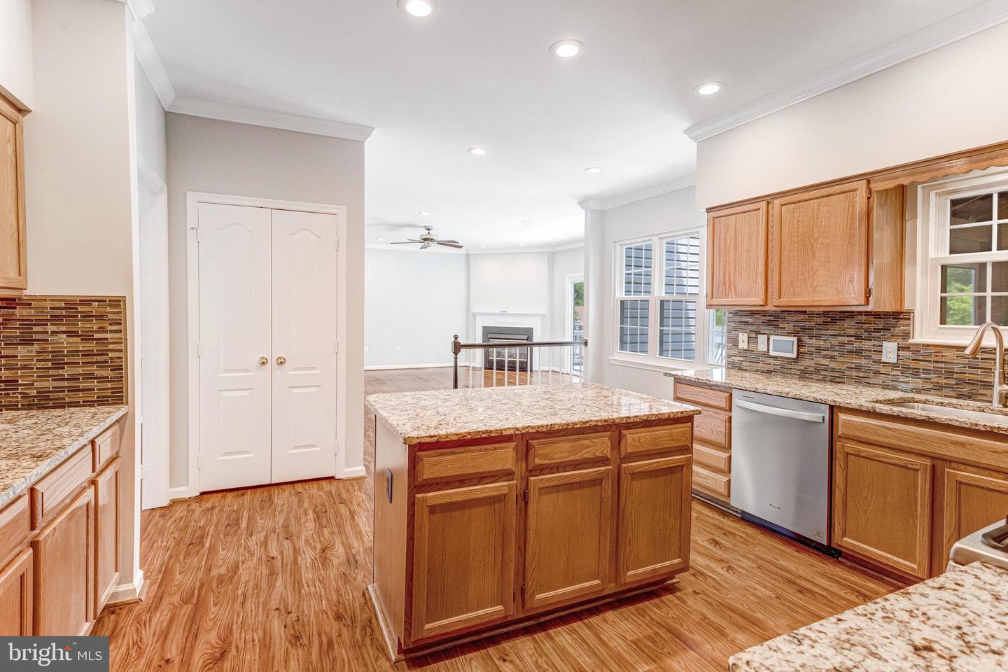 3652 KNOX CT, WOODBRIDGE, Virginia 22193, 4 Bedrooms Bedrooms, ,2 BathroomsBathrooms,Residential,For sale,3652 KNOX CT,VAPW2096766 MLS # VAPW2096766
