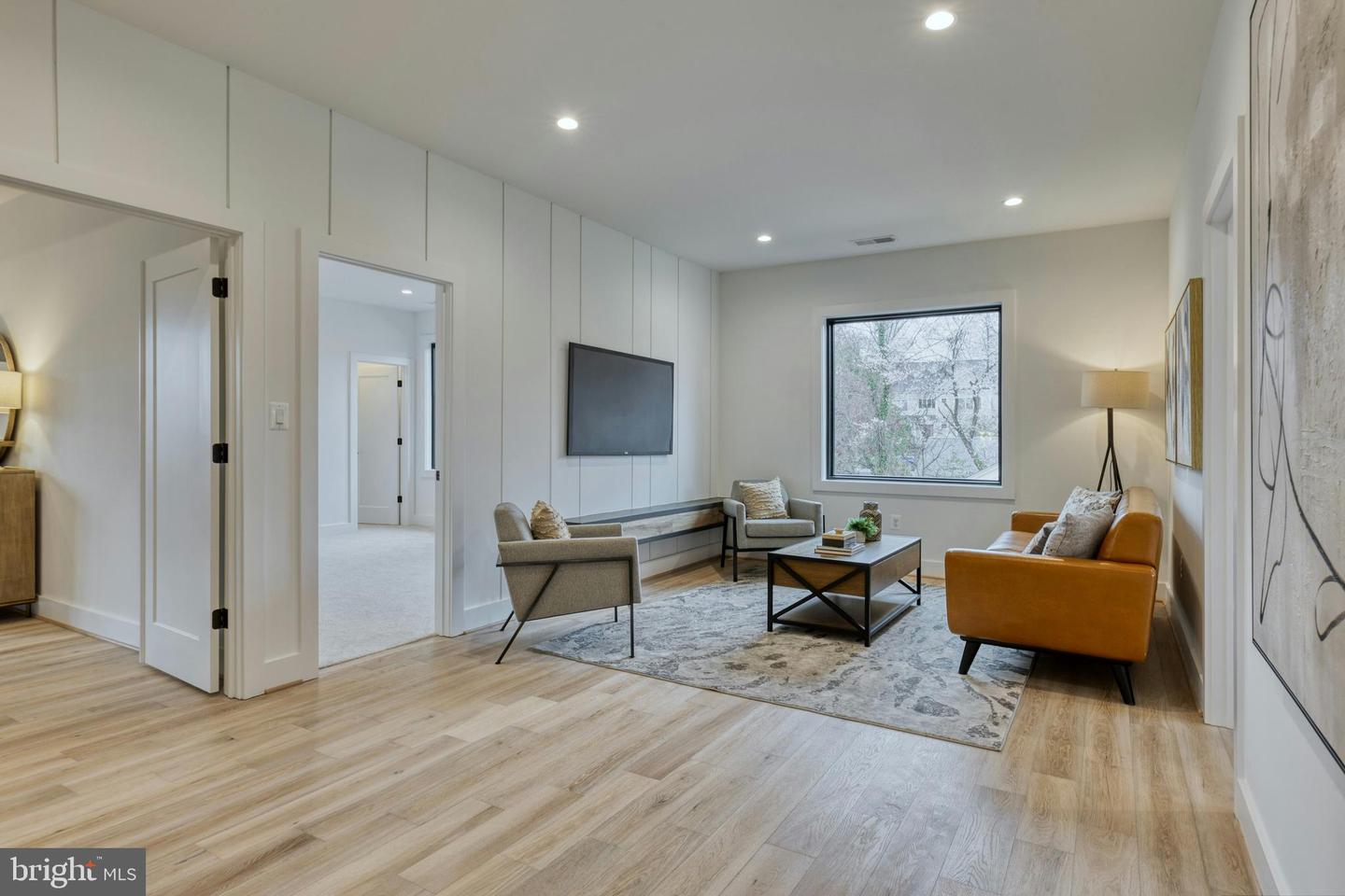 6400 26TH ST N, ARLINGTON, Virginia 22207, 6 Bedrooms Bedrooms, ,6 BathroomsBathrooms,Residential,For sale,6400 26TH ST N,VAAR2059100 MLS # VAAR2059100