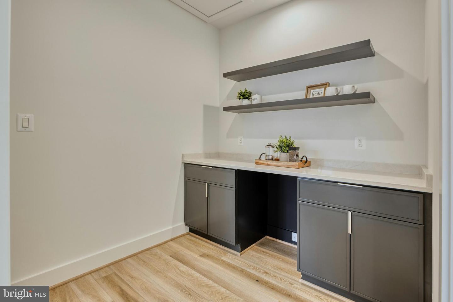 6400 26TH ST N, ARLINGTON, Virginia 22207, 6 Bedrooms Bedrooms, ,6 BathroomsBathrooms,Residential,For sale,6400 26TH ST N,VAAR2059100 MLS # VAAR2059100
