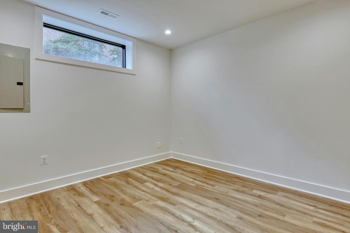 6400 26TH ST N, ARLINGTON, Virginia 22207, 6 Bedrooms Bedrooms, ,6 BathroomsBathrooms,Residential,For sale,6400 26TH ST N,VAAR2059100 MLS # VAAR2059100