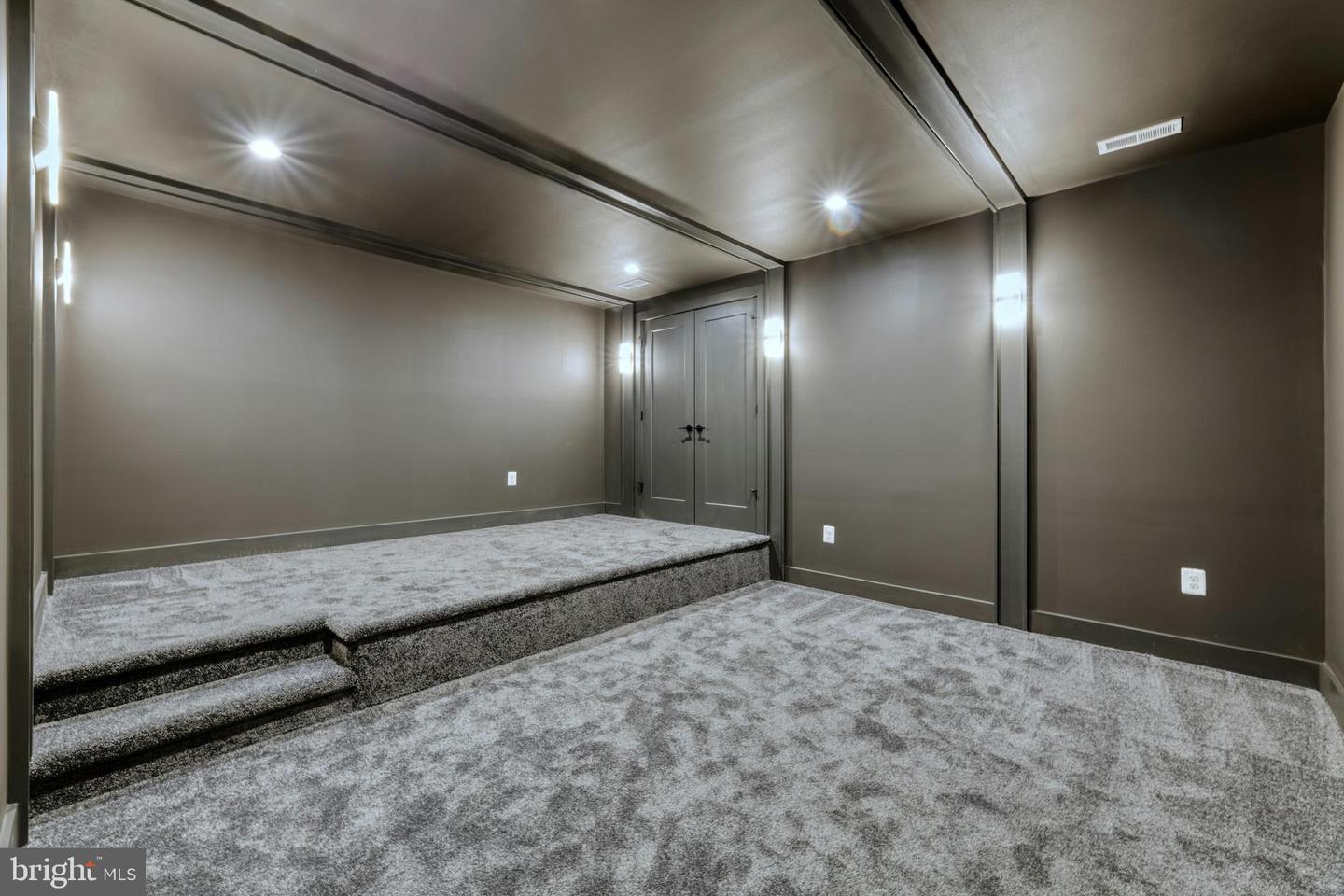 6400 26TH ST N, ARLINGTON, Virginia 22207, 6 Bedrooms Bedrooms, ,6 BathroomsBathrooms,Residential,For sale,6400 26TH ST N,VAAR2059100 MLS # VAAR2059100