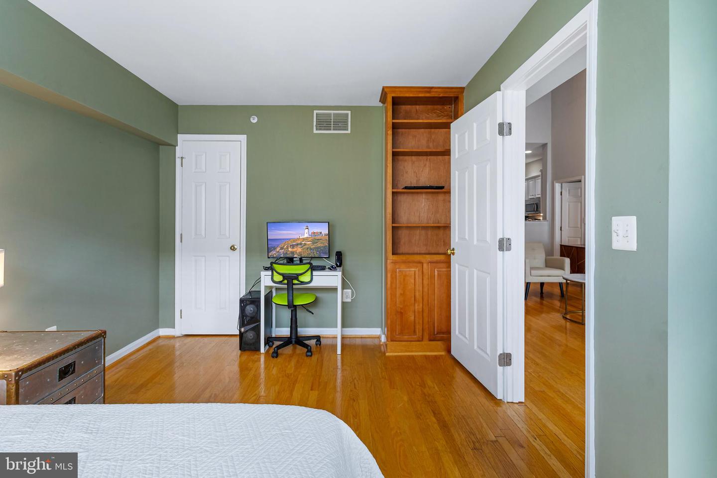 2711 BELLFOREST CT #405, VIENNA, Virginia 22180, 3 Bedrooms Bedrooms, ,2 BathroomsBathrooms,Residential,For sale,2711 BELLFOREST CT #405,VAFX2247020 MLS # VAFX2247020