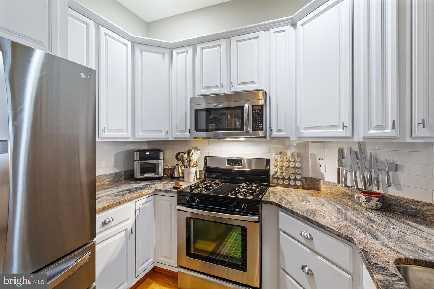2711 BELLFOREST CT #405, VIENNA, Virginia 22180, 3 Bedrooms Bedrooms, ,2 BathroomsBathrooms,Residential,For sale,2711 BELLFOREST CT #405,VAFX2247020 MLS # VAFX2247020