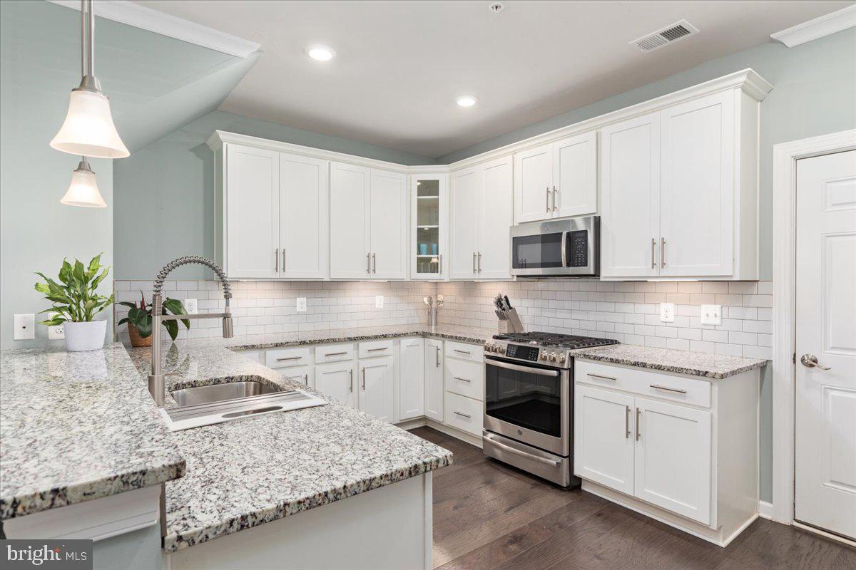 20760 WOOD QUAY DR, STERLING, Virginia 20166, 3 Bedrooms Bedrooms, ,2 BathroomsBathrooms,Residential,For sale,20760 WOOD QUAY DR,VALO2099412 MLS # VALO2099412