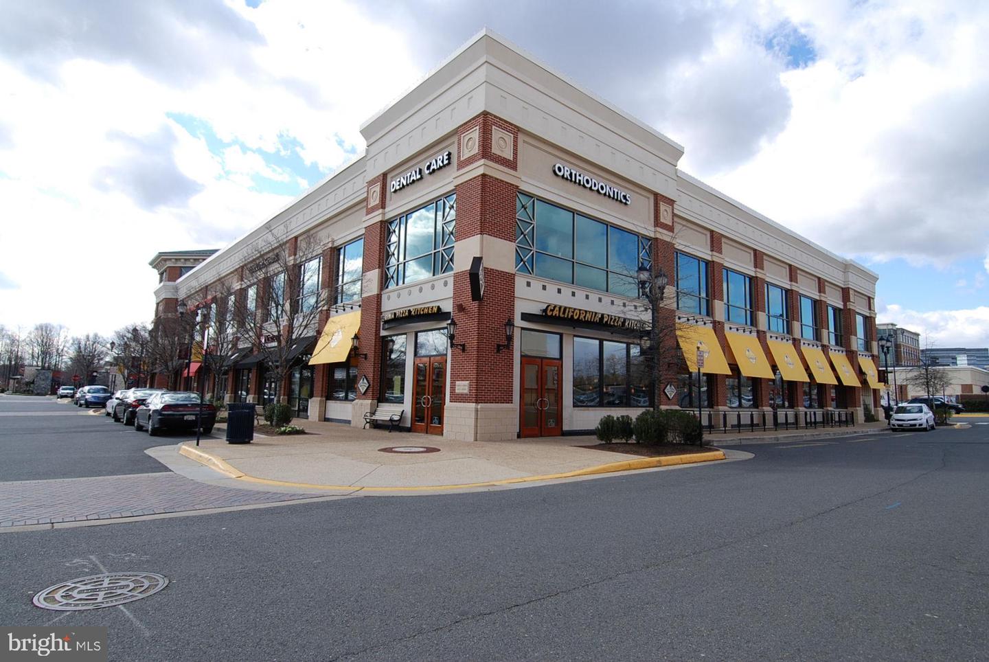 4480 MARKET COMMONS DR #509, FAIRFAX, Virginia 22033, 2 Bedrooms Bedrooms, ,2 BathroomsBathrooms,Residential,For sale,4480 MARKET COMMONS DR #509,VAFX2197724 MLS # VAFX2197724