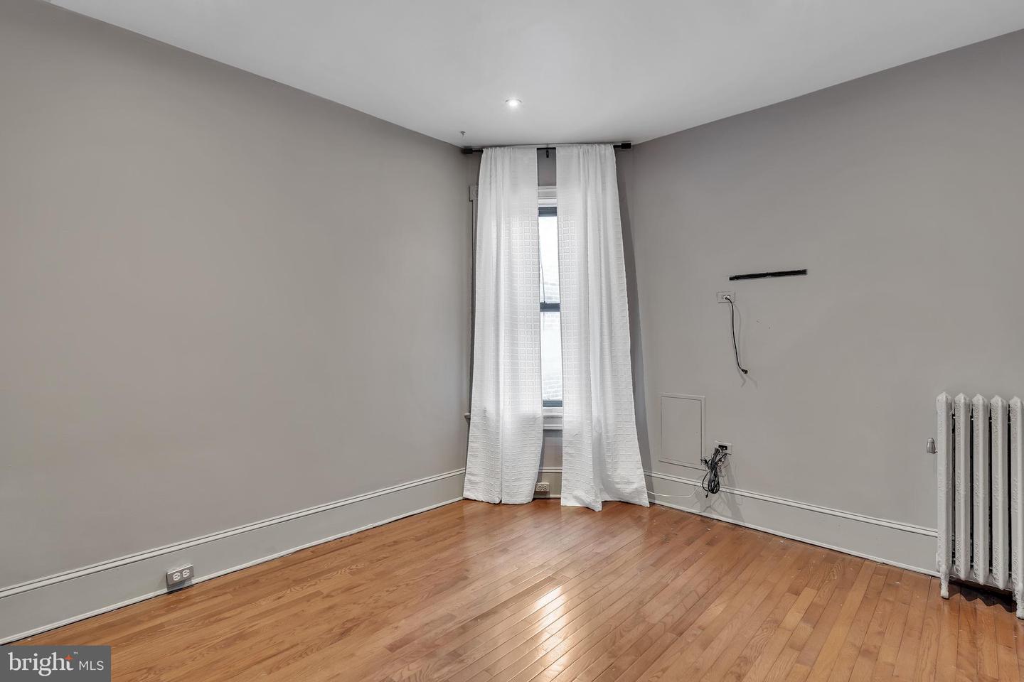 149 R ST NE #6, WASHINGTON, District Of Columbia 20002, 2 Bedrooms Bedrooms, ,1 BathroomBathrooms,Residential,For sale,149 R ST NE #6,DCDC2168350 MLS # DCDC2168350
