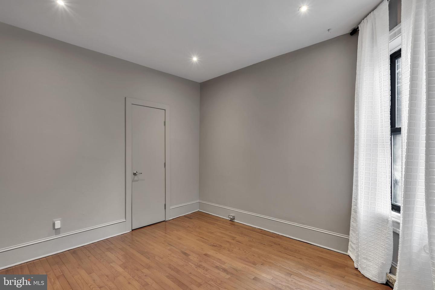 149 R ST NE #6, WASHINGTON, District Of Columbia 20002, 2 Bedrooms Bedrooms, ,1 BathroomBathrooms,Residential,For sale,149 R ST NE #6,DCDC2168350 MLS # DCDC2168350