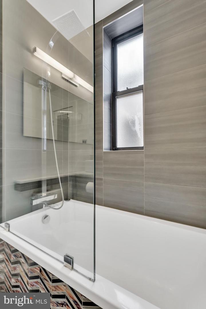 149 R ST NE #6, WASHINGTON, District Of Columbia 20002, 2 Bedrooms Bedrooms, ,1 BathroomBathrooms,Residential,For sale,149 R ST NE #6,DCDC2168350 MLS # DCDC2168350