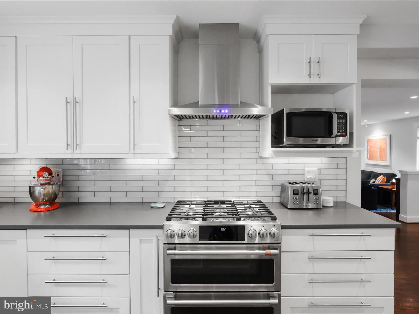 6230 21ST ST N, ARLINGTON, Virginia 22205, 4 Bedrooms Bedrooms, 14 Rooms Rooms,3 BathroomsBathrooms,Residential,For sale,6230 21ST ST N,VAAR2052370 MLS # VAAR2052370