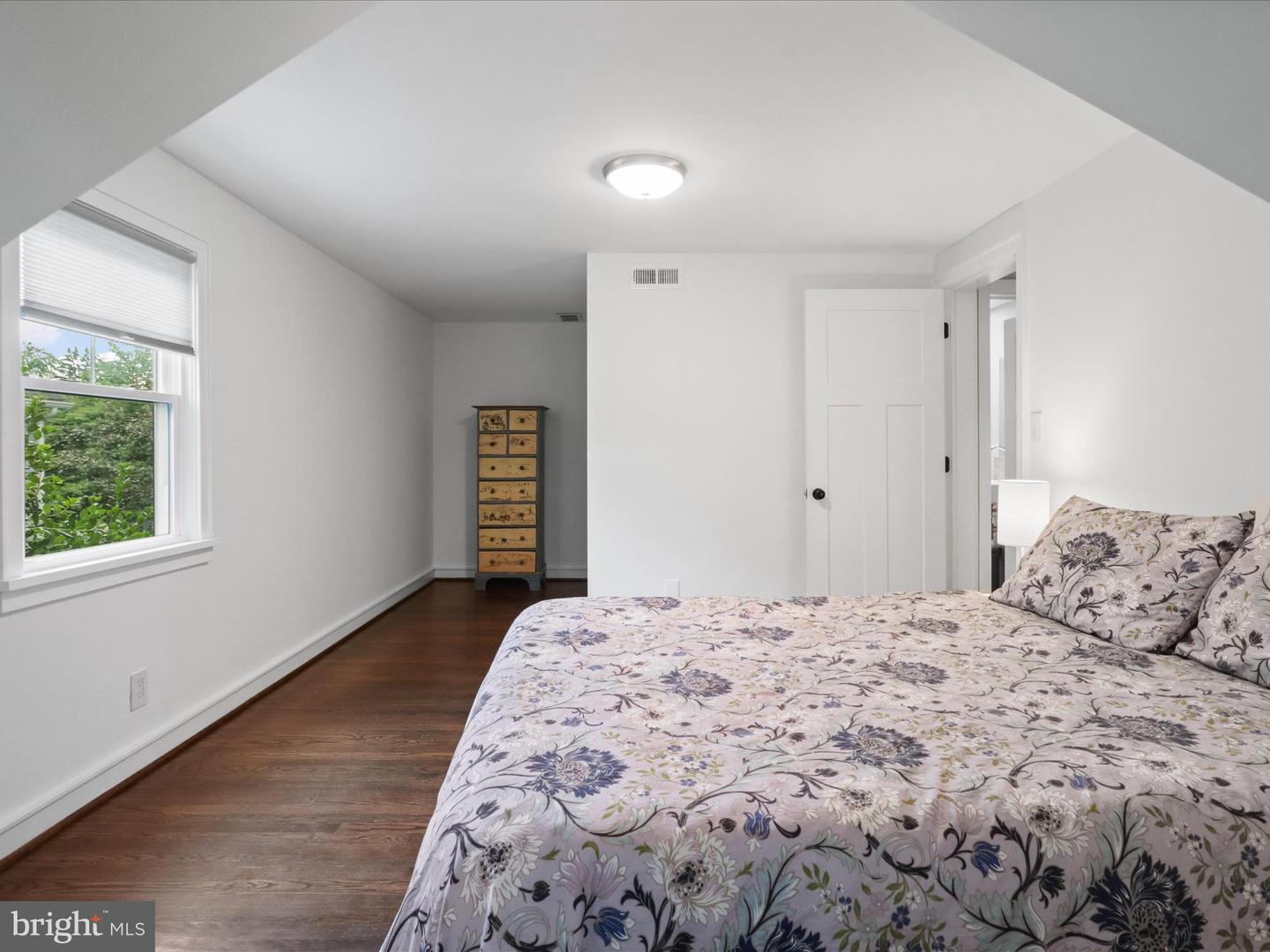 6230 21ST ST N, ARLINGTON, Virginia 22205, 4 Bedrooms Bedrooms, 14 Rooms Rooms,3 BathroomsBathrooms,Residential,For sale,6230 21ST ST N,VAAR2052370 MLS # VAAR2052370