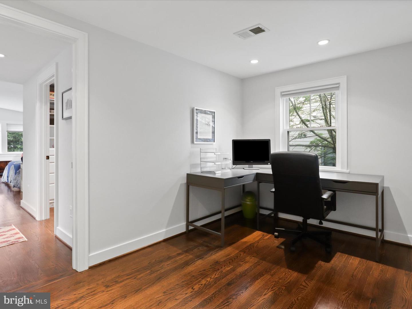 6230 21ST ST N, ARLINGTON, Virginia 22205, 4 Bedrooms Bedrooms, 14 Rooms Rooms,3 BathroomsBathrooms,Residential,For sale,6230 21ST ST N,VAAR2052370 MLS # VAAR2052370